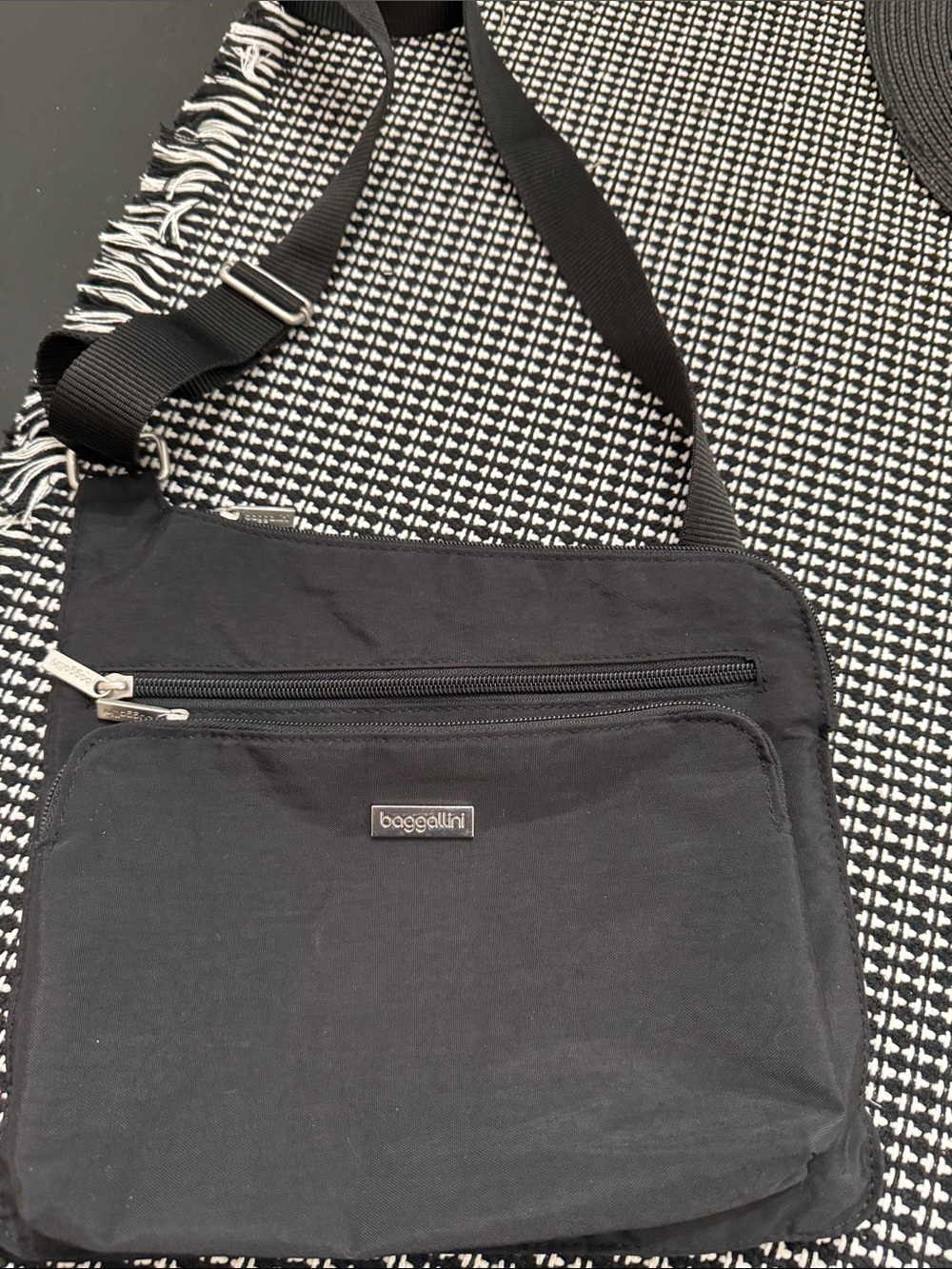 Baggallini Black Nylon Crossbody Bag /with Nautica Wallet